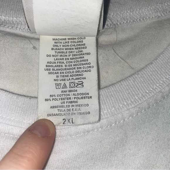 Women’s Hard Rock Cafe Toronto White Simple Logo Screen print  T-shirt Size 2XL - Picture 10 of 12